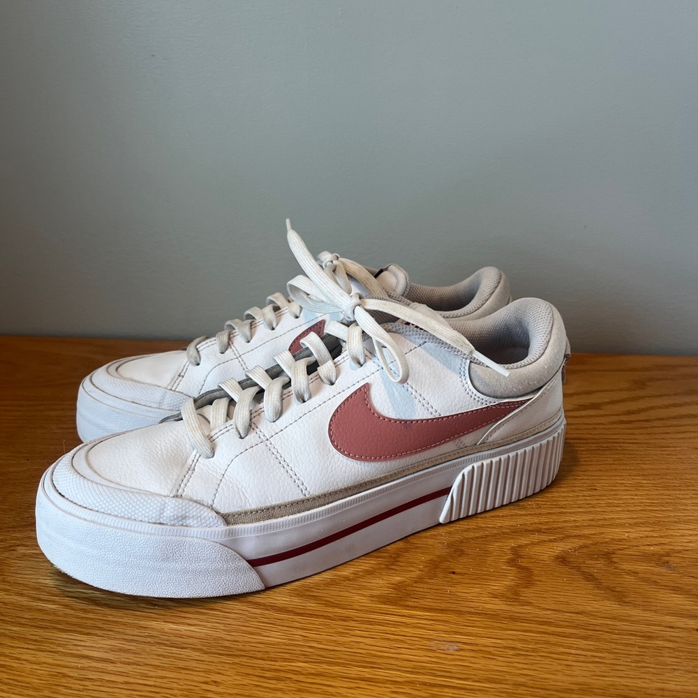 Nike Court Legacy Lift women’s sneakers